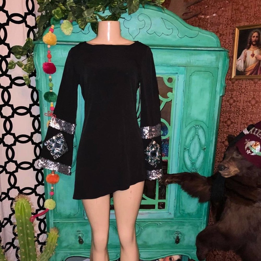 80s Mod Embellished Asymmetrical Black Beaded Drss